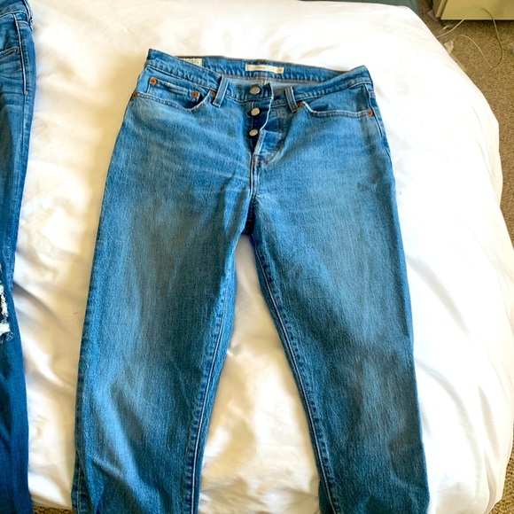Levi Wedgie Jeans -Size 28 - Picture 1 of 4